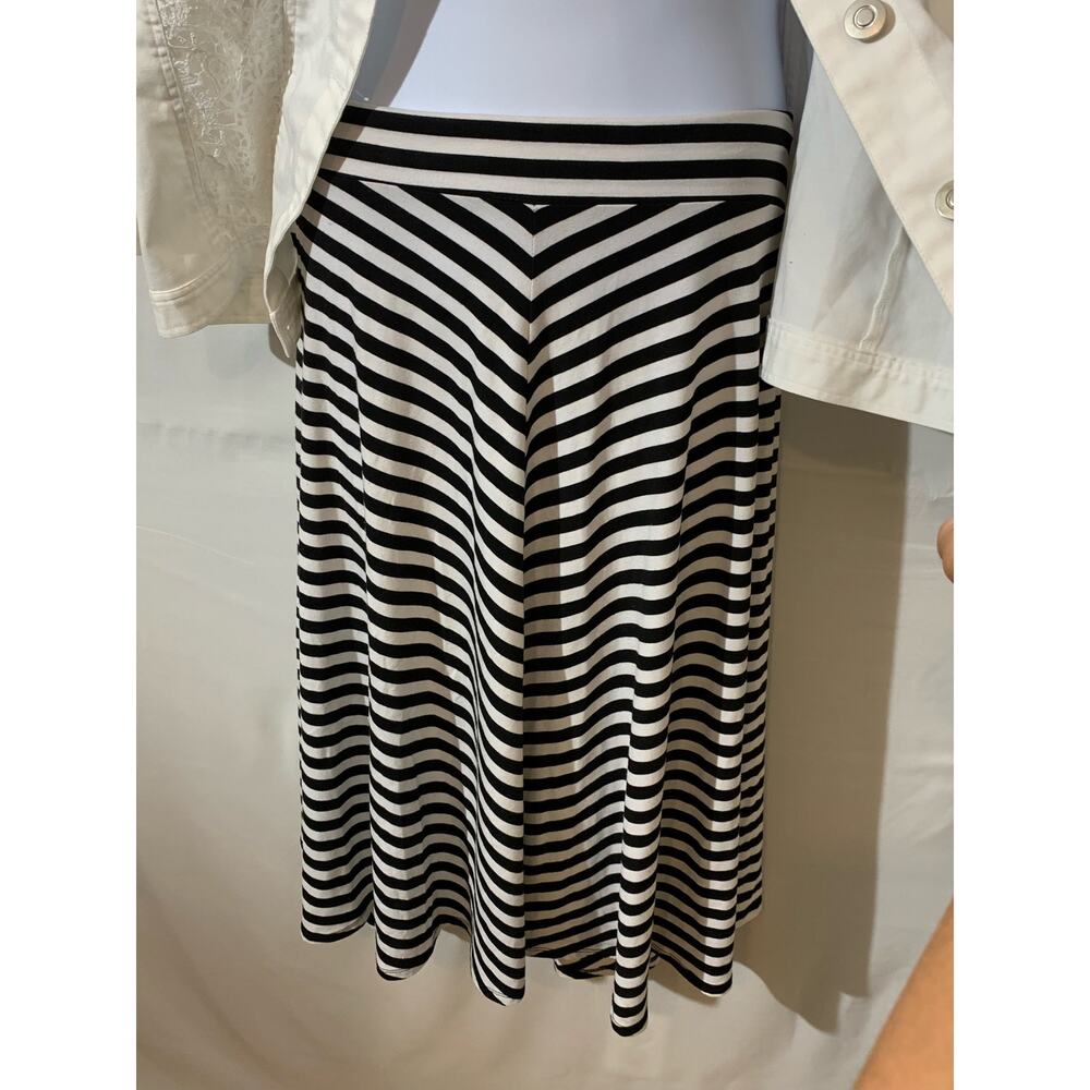 Womens stripes maxi skirt size XL Ruby Red excellent condition